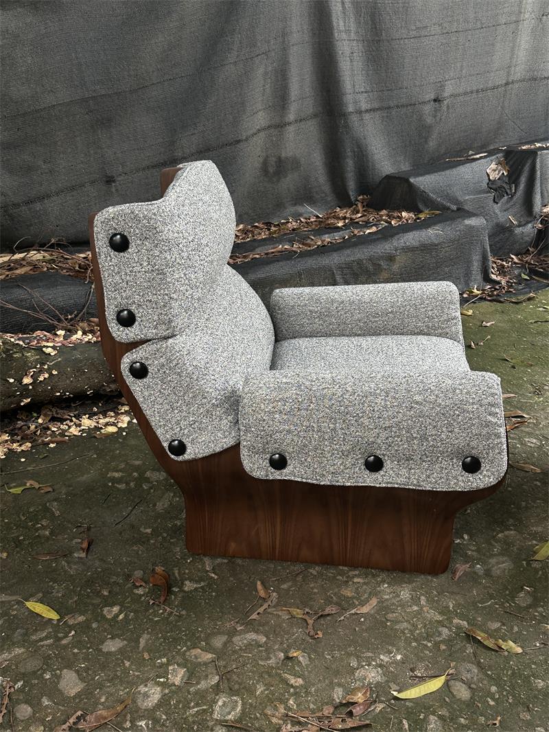 Medieval modern retro wingback upholstered high-appearance comfortable casual chair