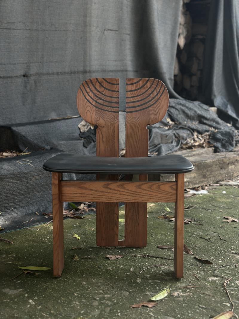 Vintage-style artistic solid wood African chair