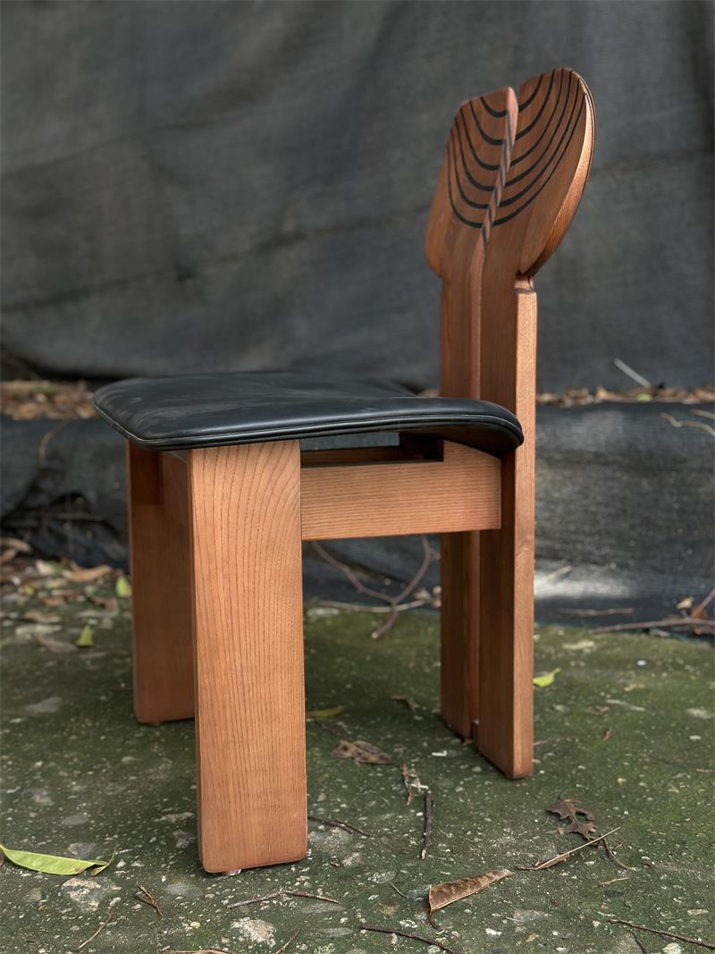 Vintage-style artistic solid wood African chair