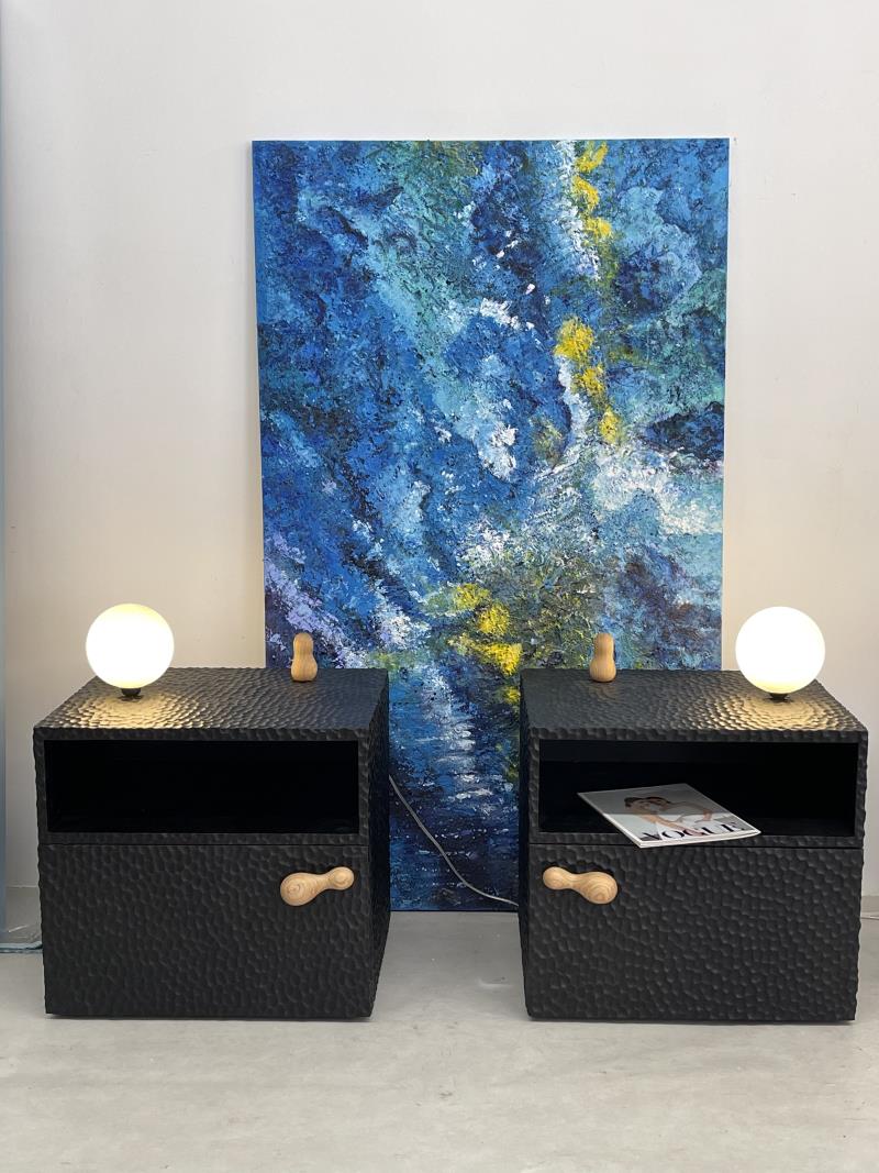 High-appearance artistic textured handmade hammered solid wood bedside table