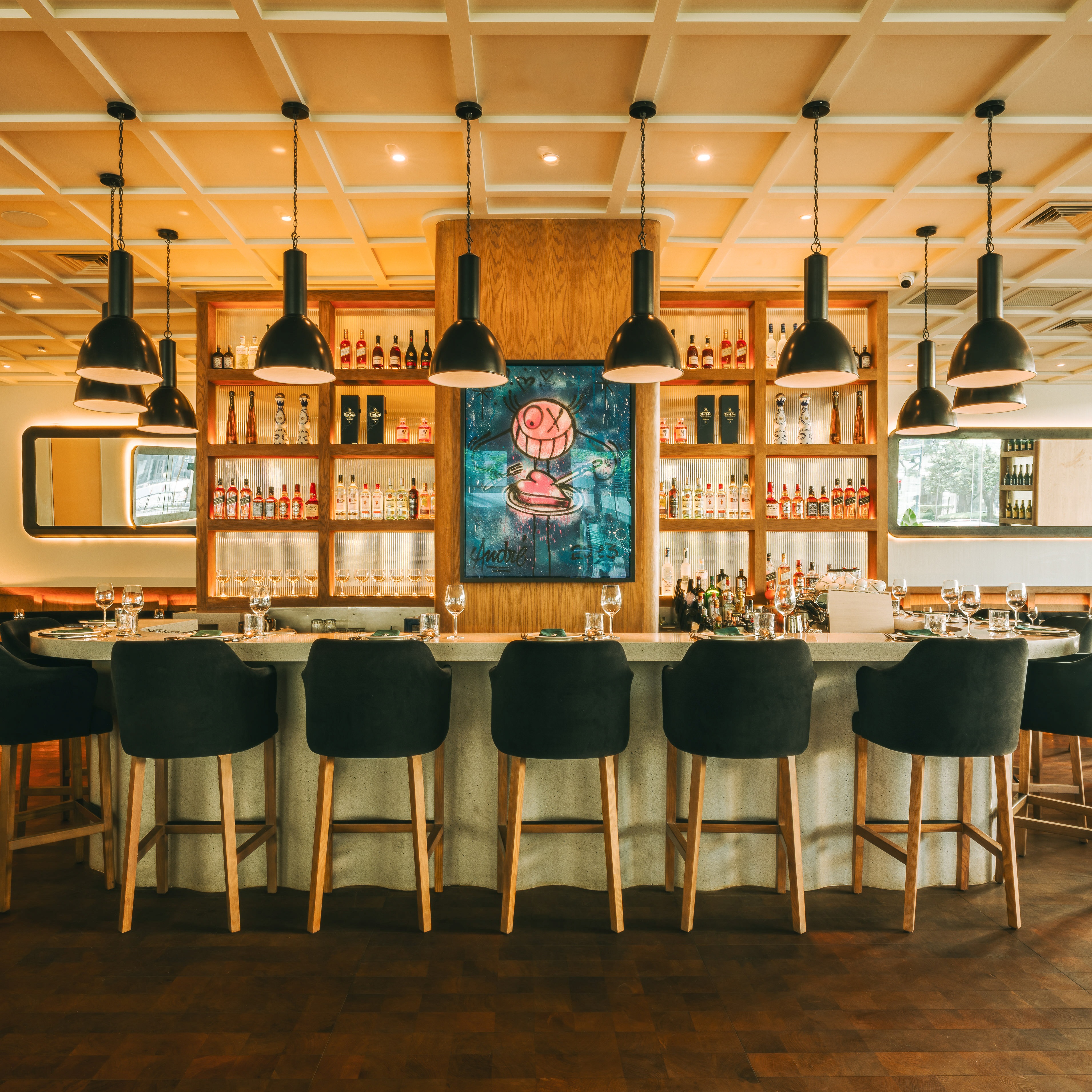 New York Project Modern Steakhouse Restaurant Furniture Set Customized Bistro Dining Tables Chairs and Fabric Booth Seating