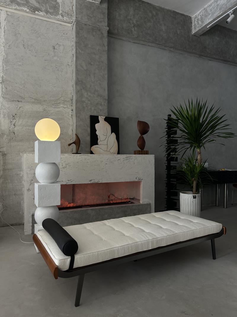 Modern minimalist high-appearance comfortable sofa and lounge