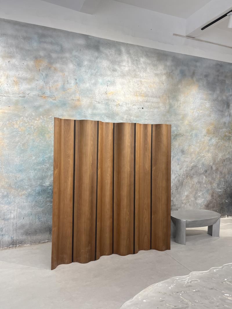 Modern minimalist high-value wavy top solid wood partition screen