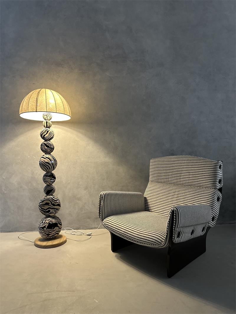 Medieval modern retro wingback upholstered high-appearance comfortable casual chair