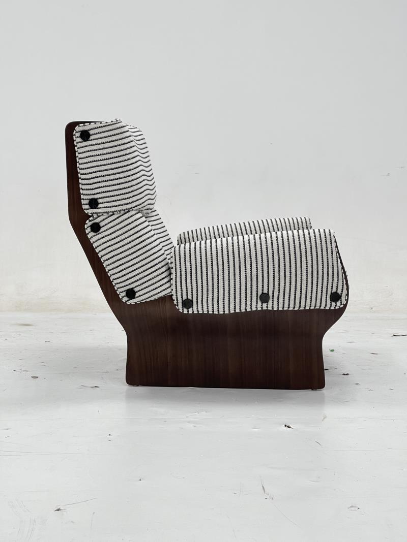 Medieval modern retro wingback upholstered high-appearance comfortable casual chair