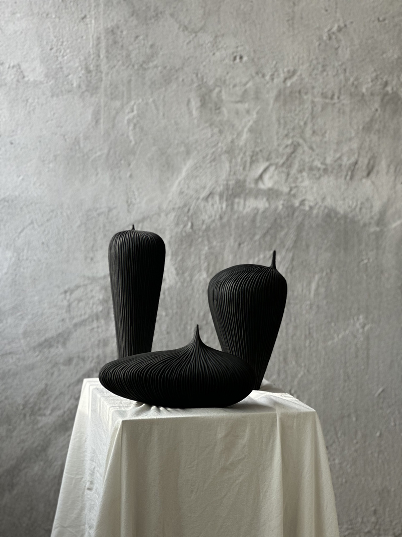 Hand-carved Black Solid Wood Tabletop Sculpture Set