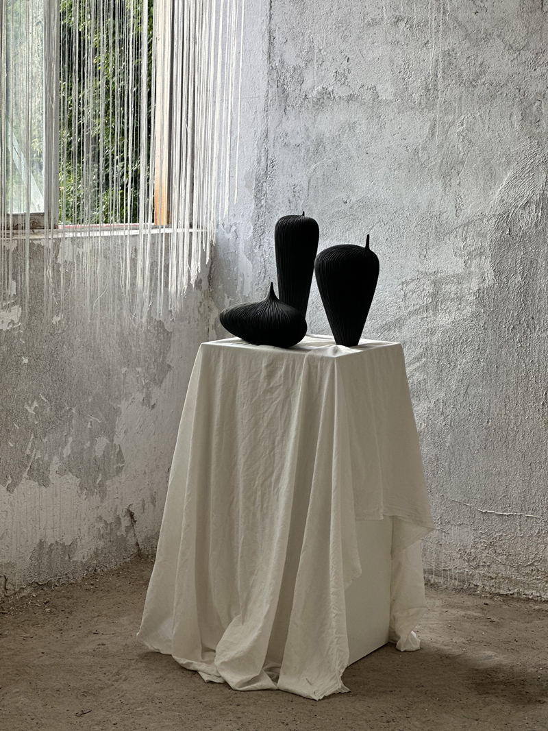 Hand-carved Black Solid Wood Tabletop Sculpture Set