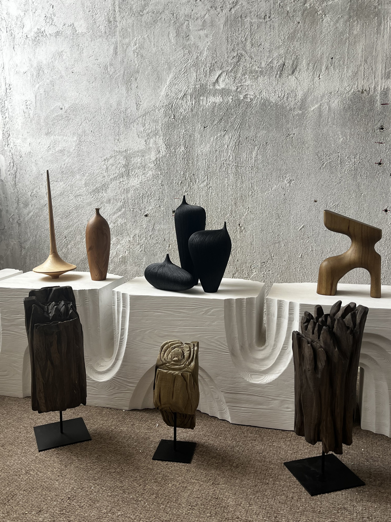 Hand-carved Black Solid Wood Tabletop Sculpture Set