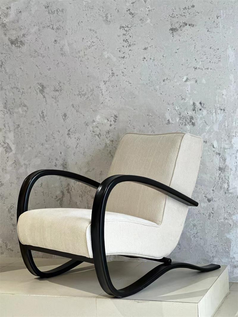 Medieval modern Bauhaus bentwood comfortable lounge chair