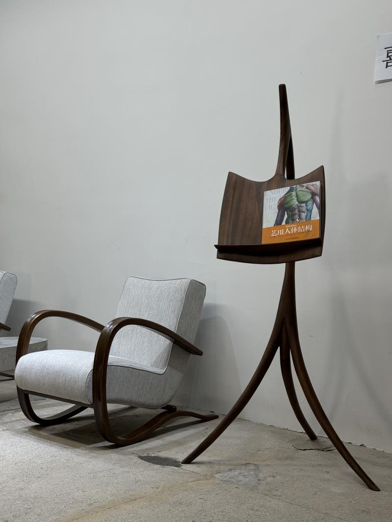 Medieval modern Bauhaus bentwood comfortable lounge chair