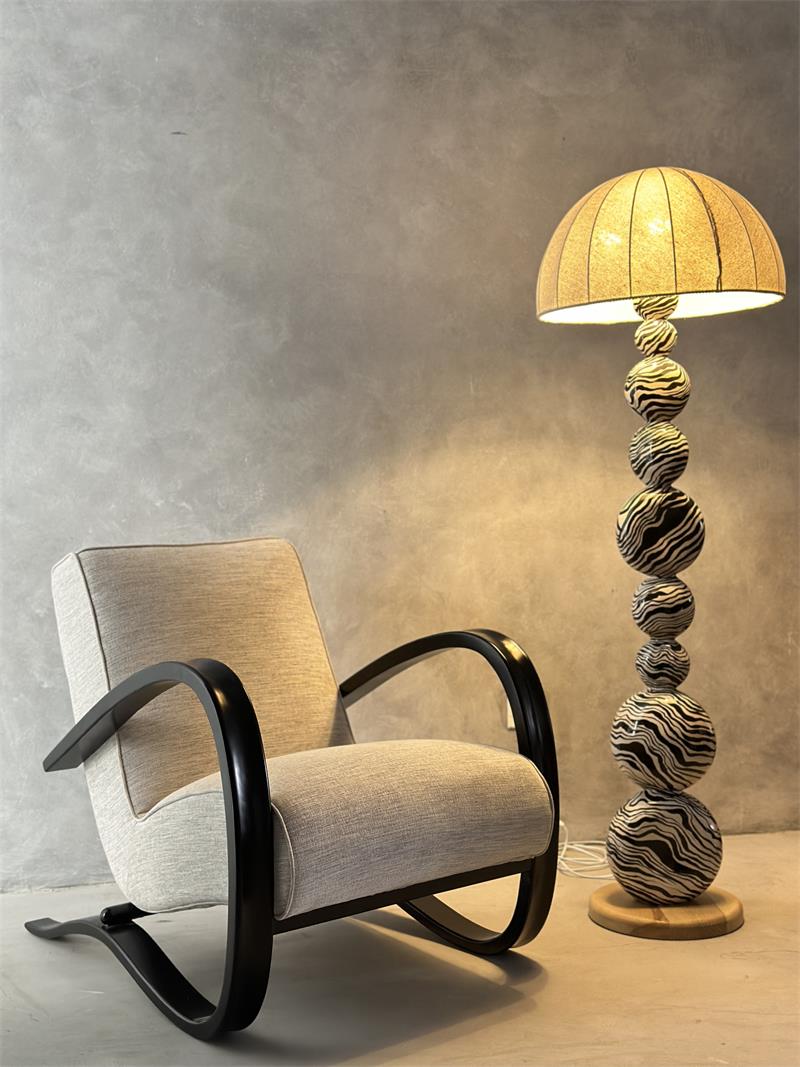 Medieval modern Bauhaus bentwood comfortable lounge chair