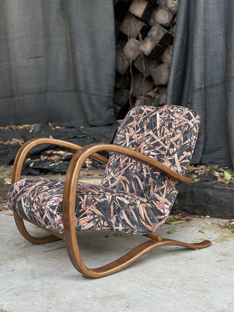 Medieval modern Bauhaus bentwood comfortable lounge chair