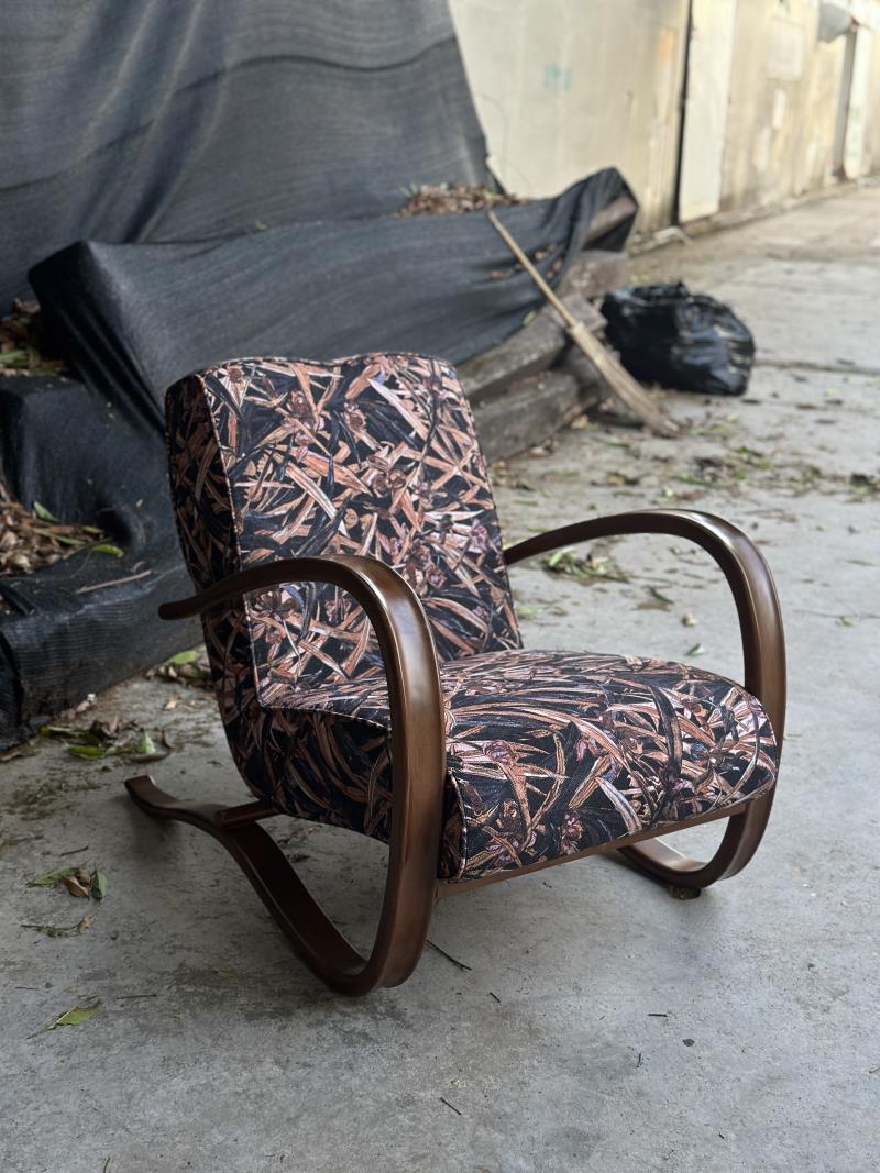 Medieval modern Bauhaus bentwood comfortable lounge chair