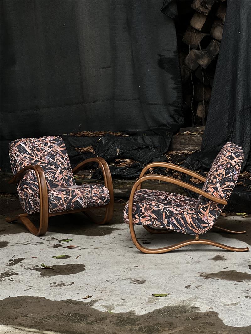 Medieval modern Bauhaus bentwood comfortable lounge chair