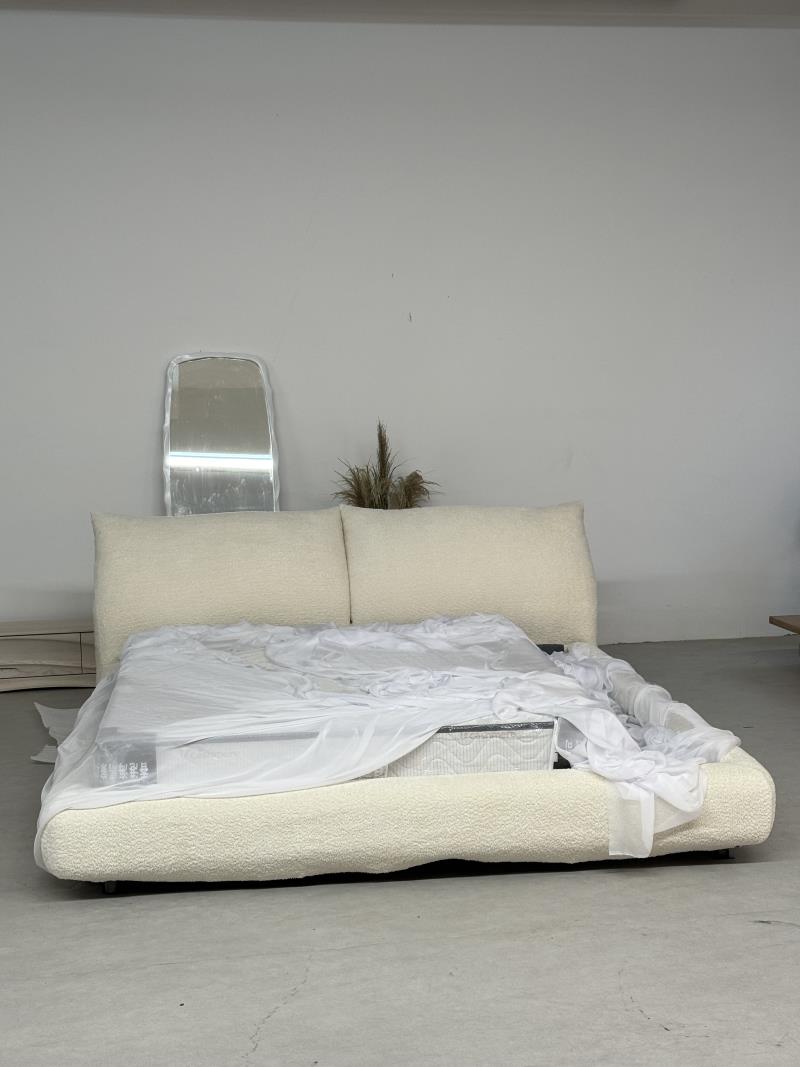 Modern minimalist floating soft-pack cloud petal bed