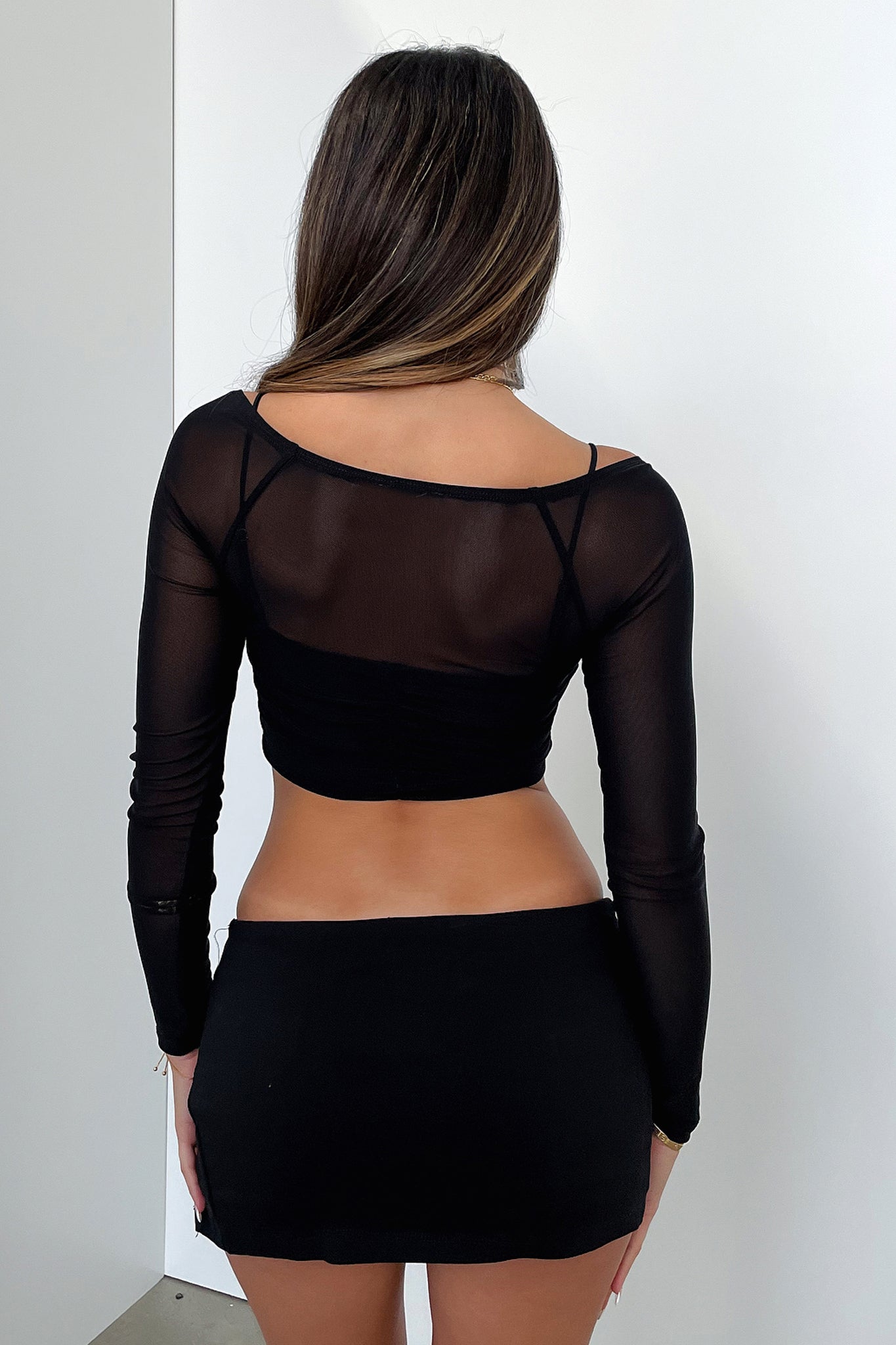 Brian Crop - Black-Coutiqo