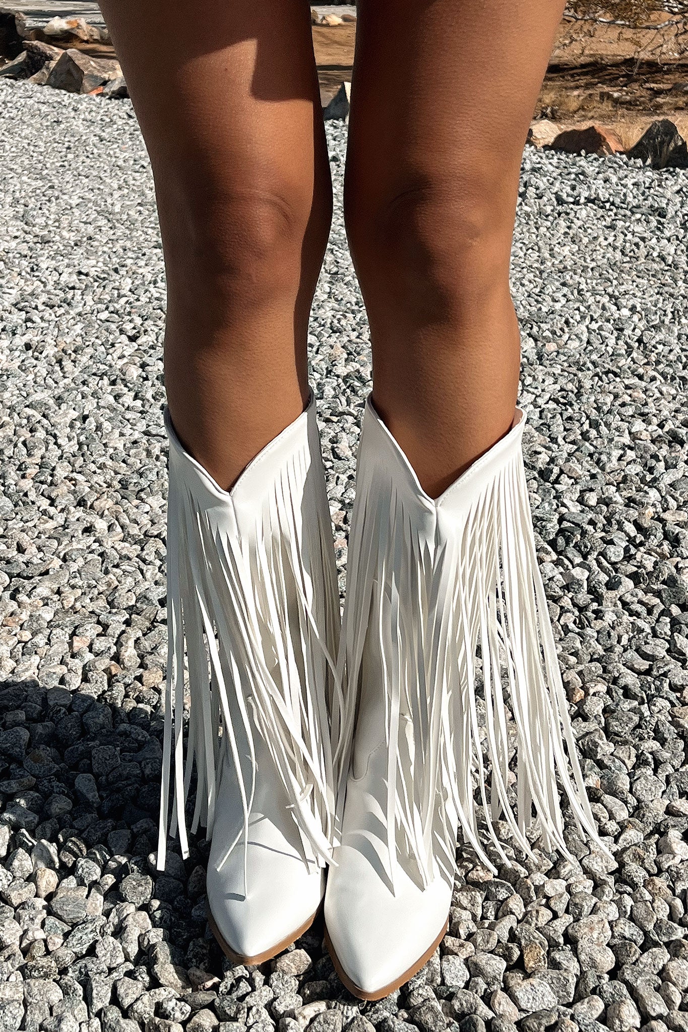Cassidy Boots - White-Coutiqo