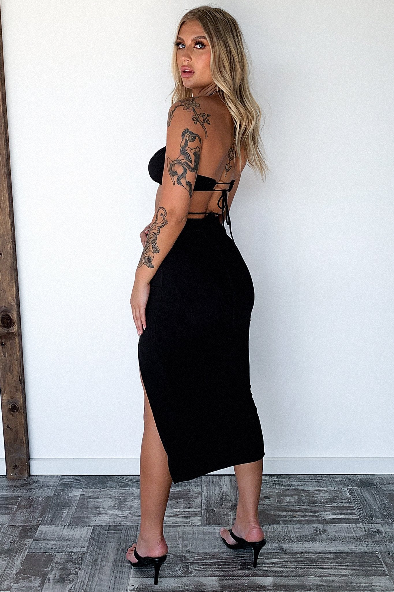 Chanel Crop - Black-Coutiqo