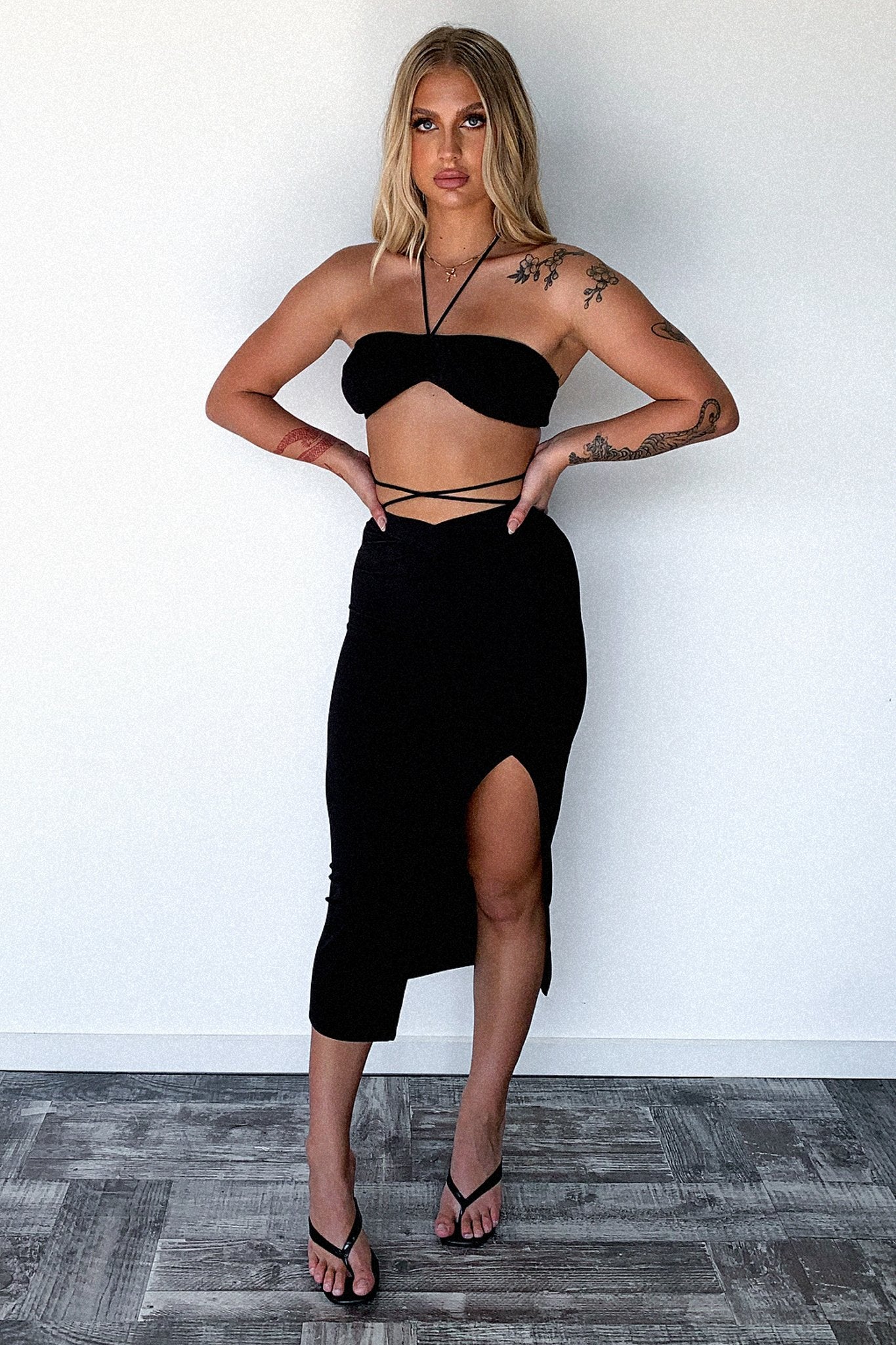 Chanel Crop - Black-Coutiqo