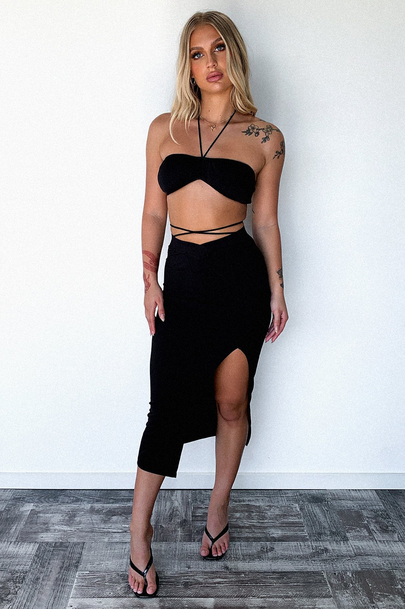 Chanel Crop - Black-Coutiqo