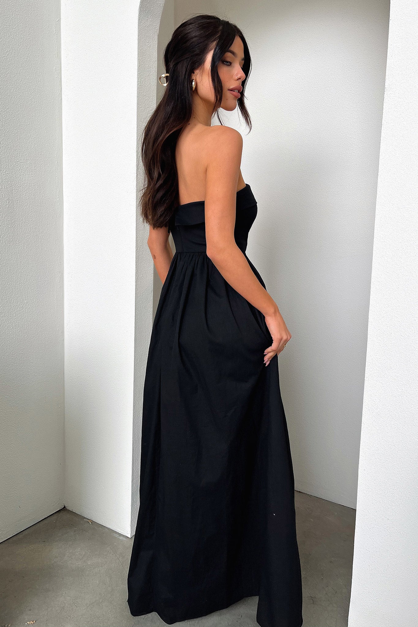 Cornell Maxi Dress - Black-Coutiqo
