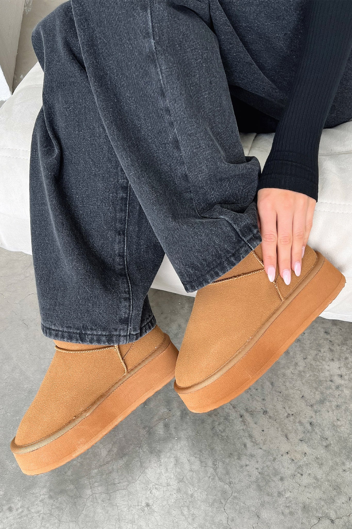 Eesha Platform Boots - Chestnut-Coutiqo