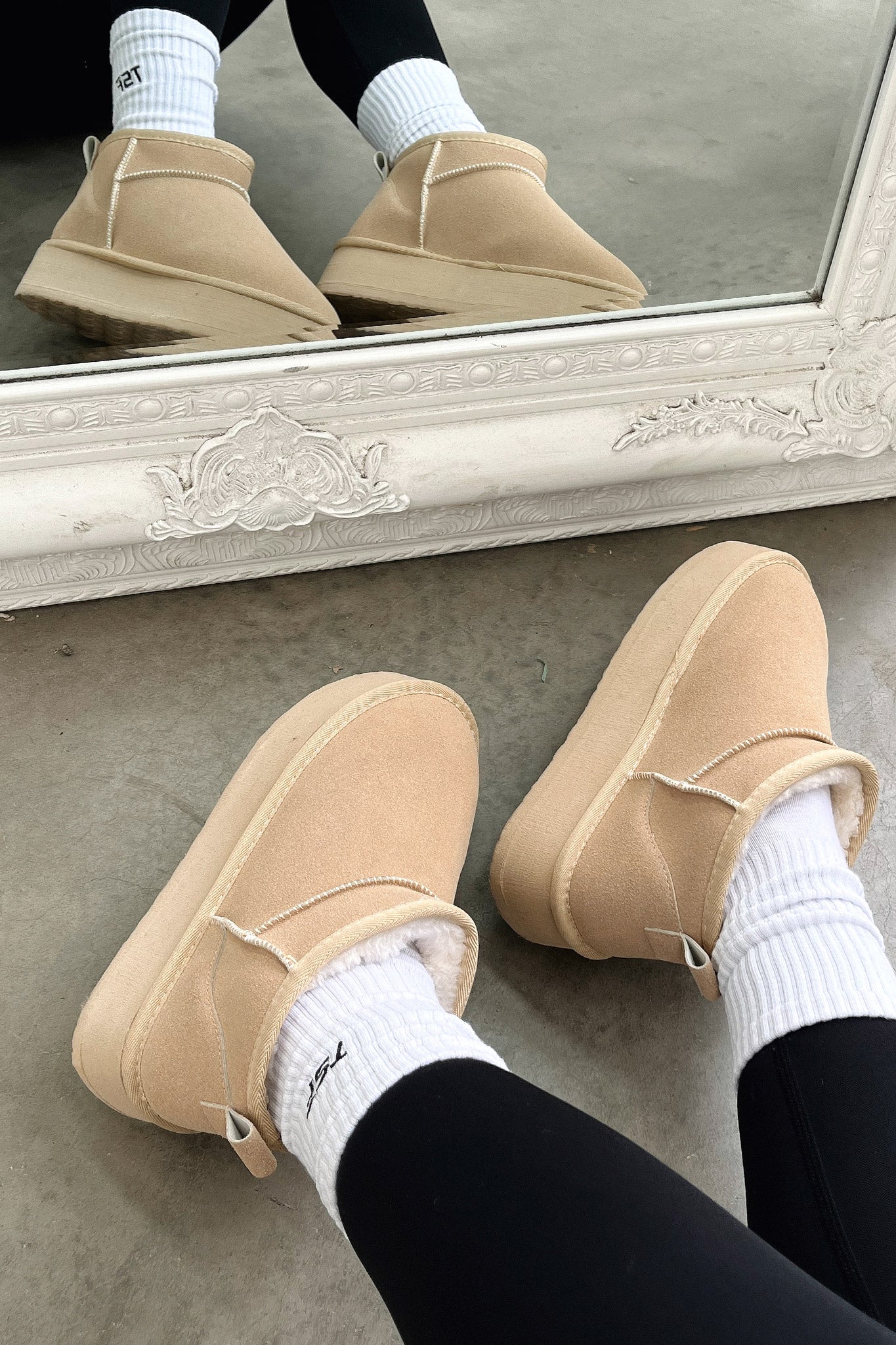 Eesha Platform Boots - Sand-Coutiqo