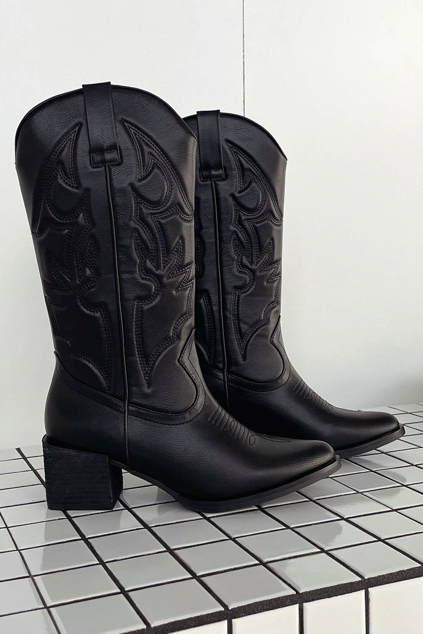 Jagger Cowboy Boots - Black-Coutiqo