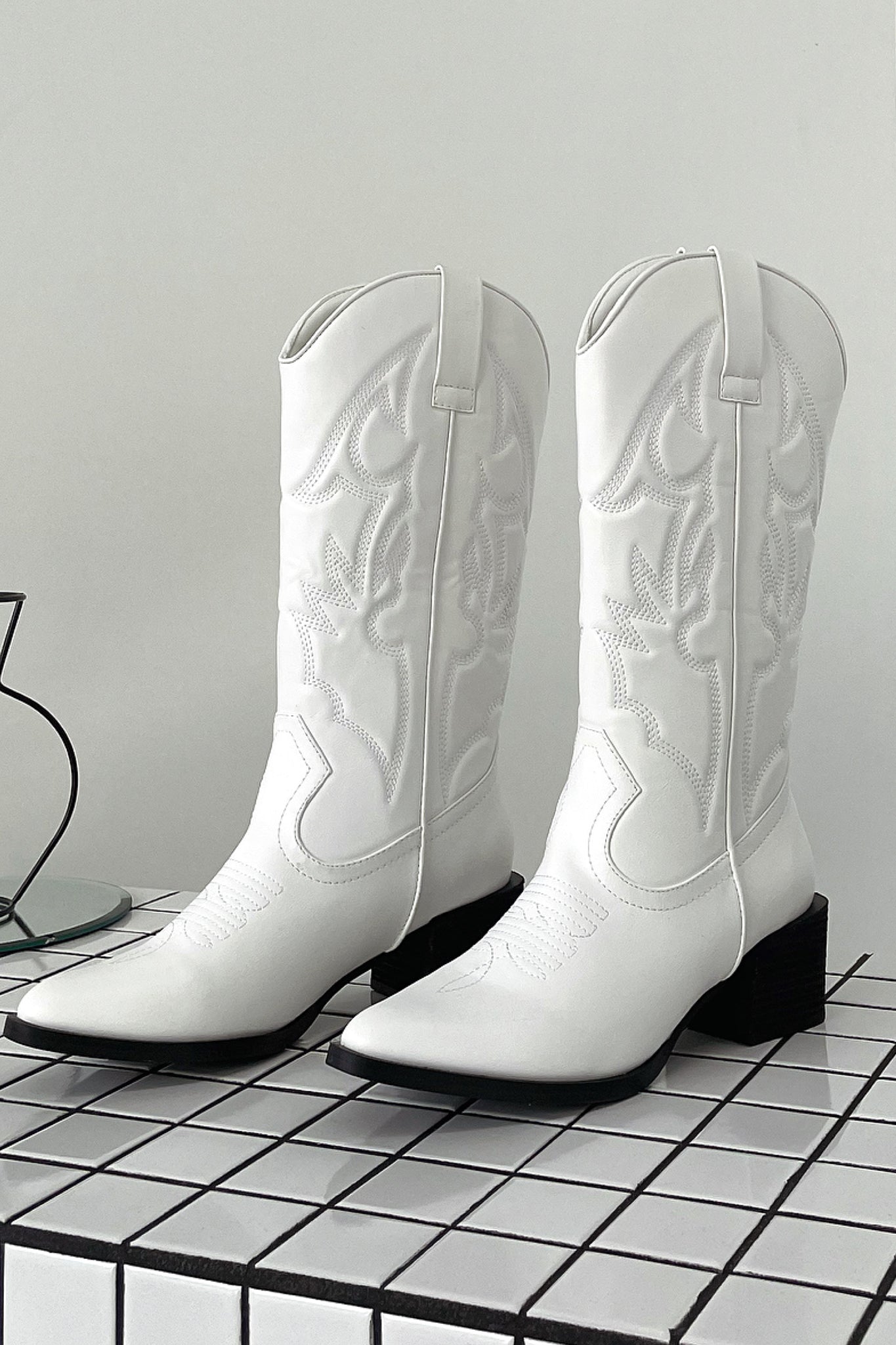 Jagger Cowboy Boots - White-Coutiqo