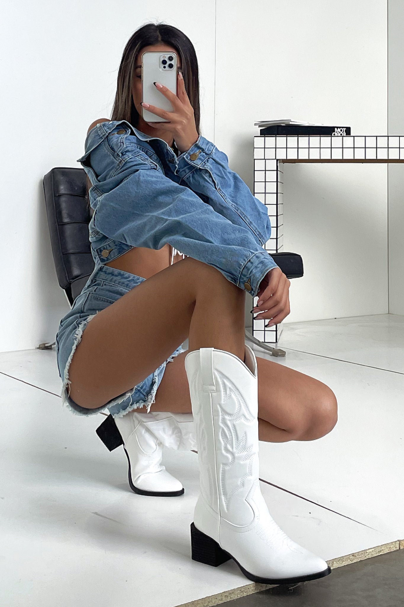 Jagger Cowboy Boots - White-Coutiqo