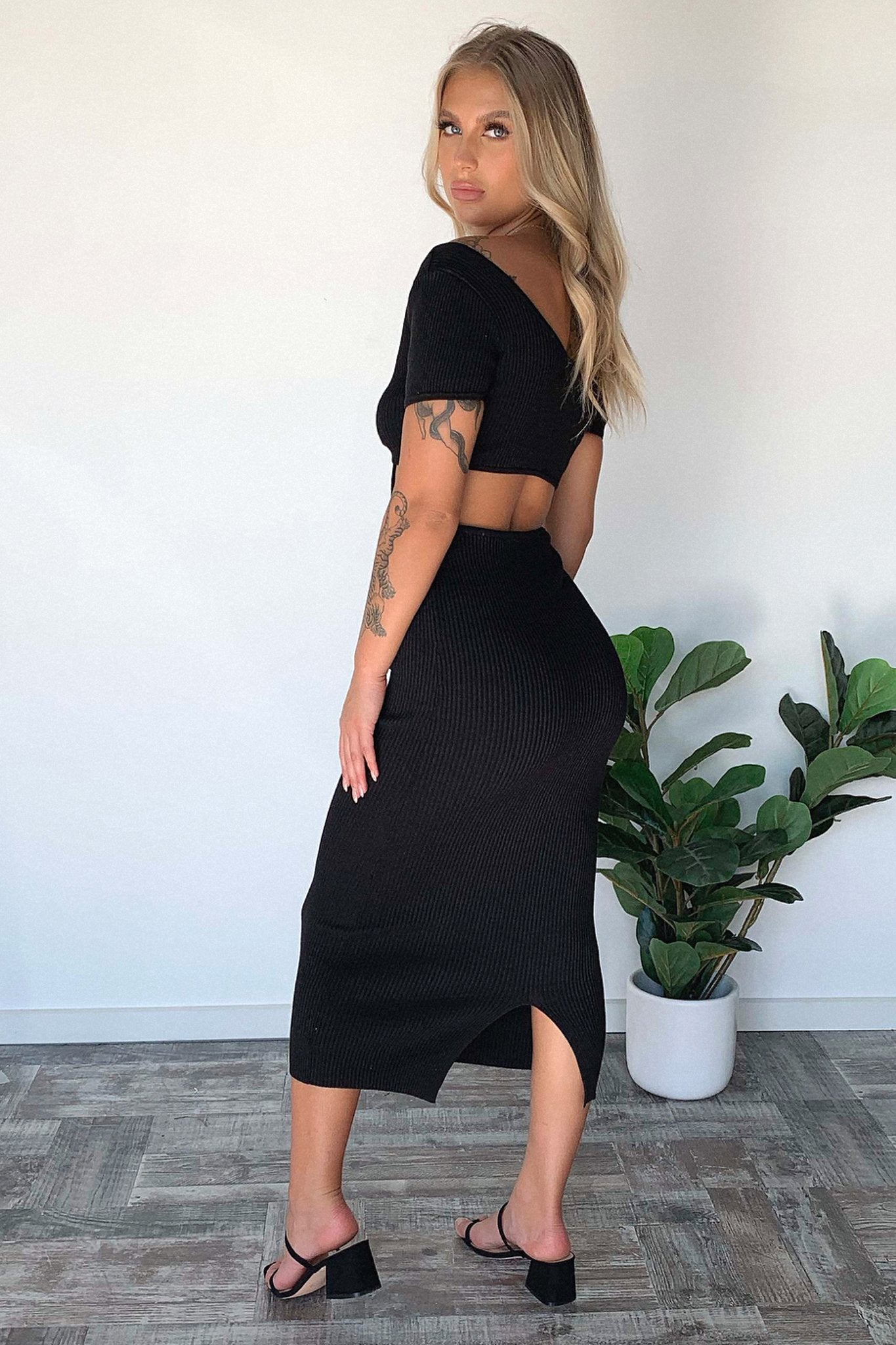 Jenner Maxi Dress - Black-Coutiqo
