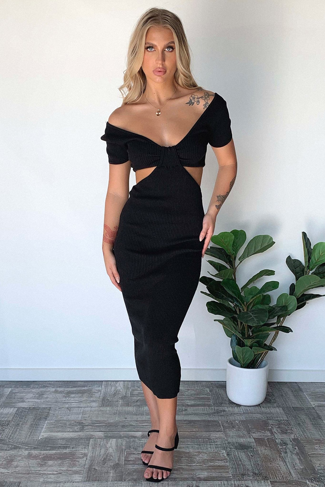 Jenner Maxi Dress - Black-Coutiqo