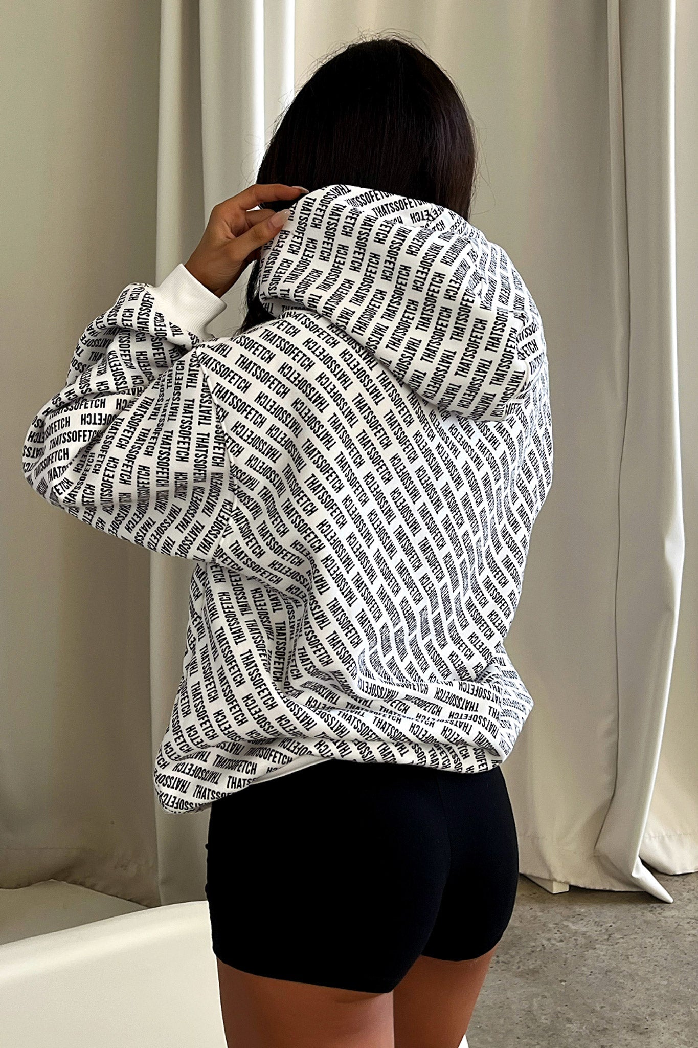 Juster Hoodie - White-Coutiqo