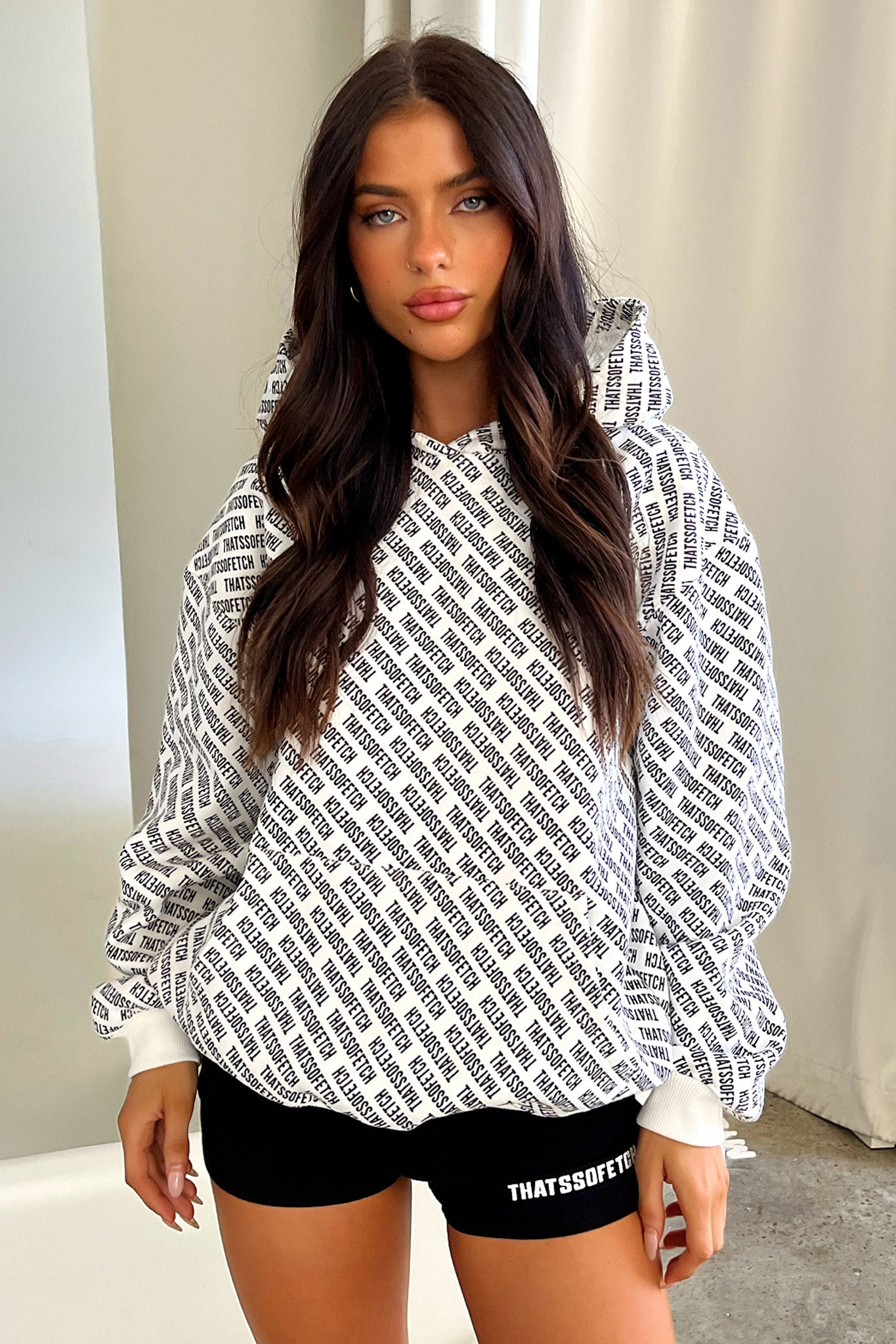 Juster Hoodie - White-Coutiqo