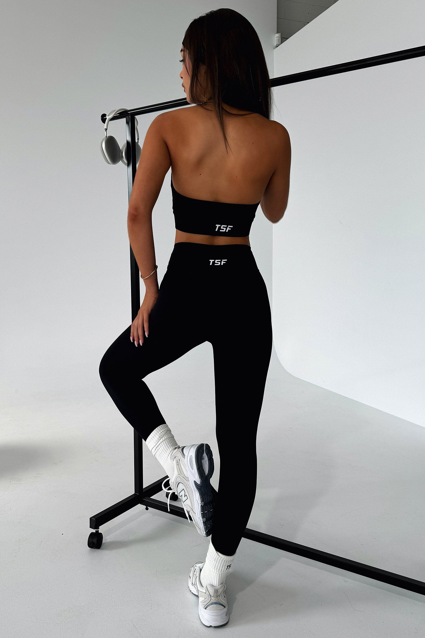 Reddick Tights - Black-Coutiqo