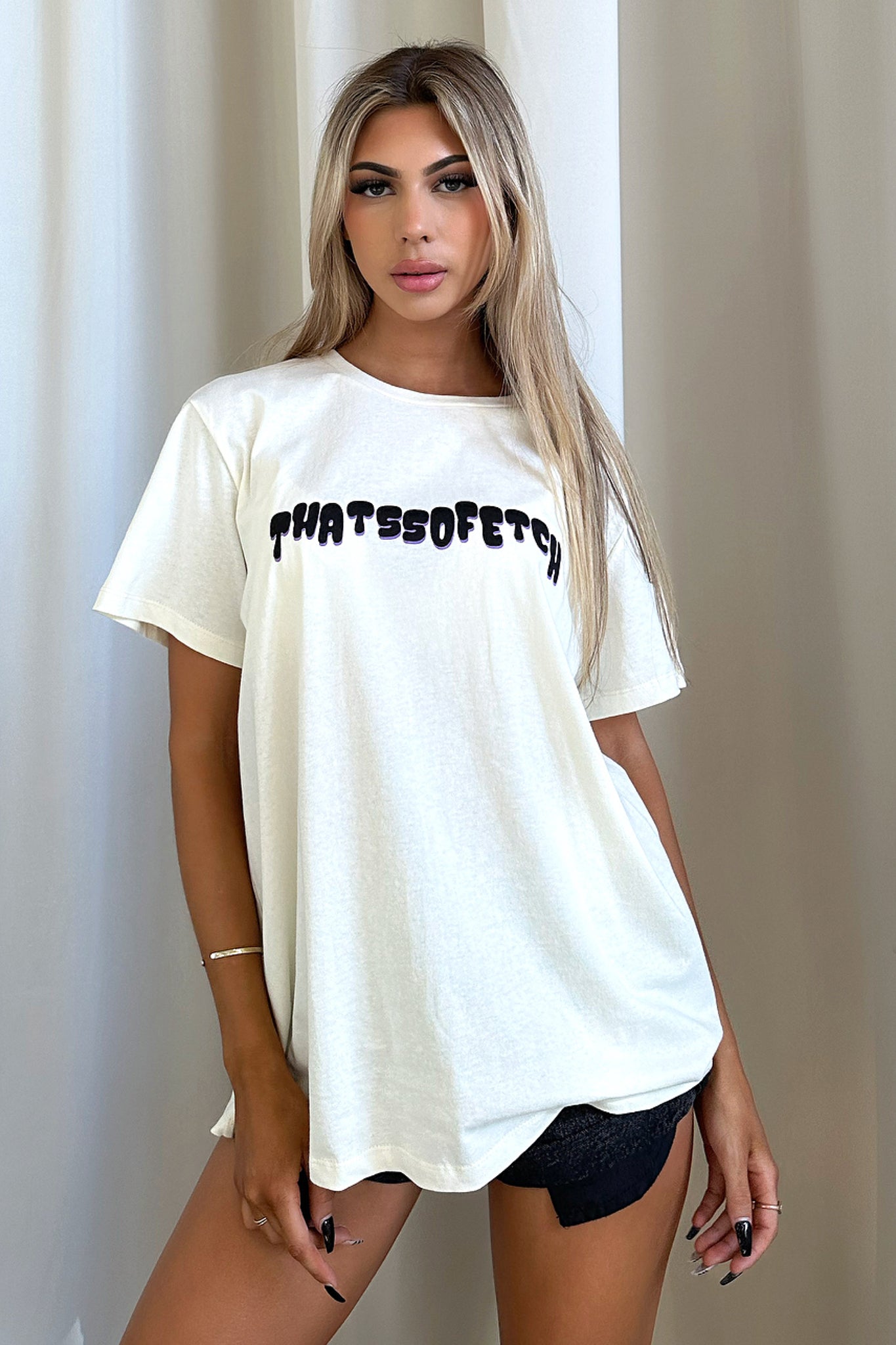 Low Down Tee - Cream-Coutiqo