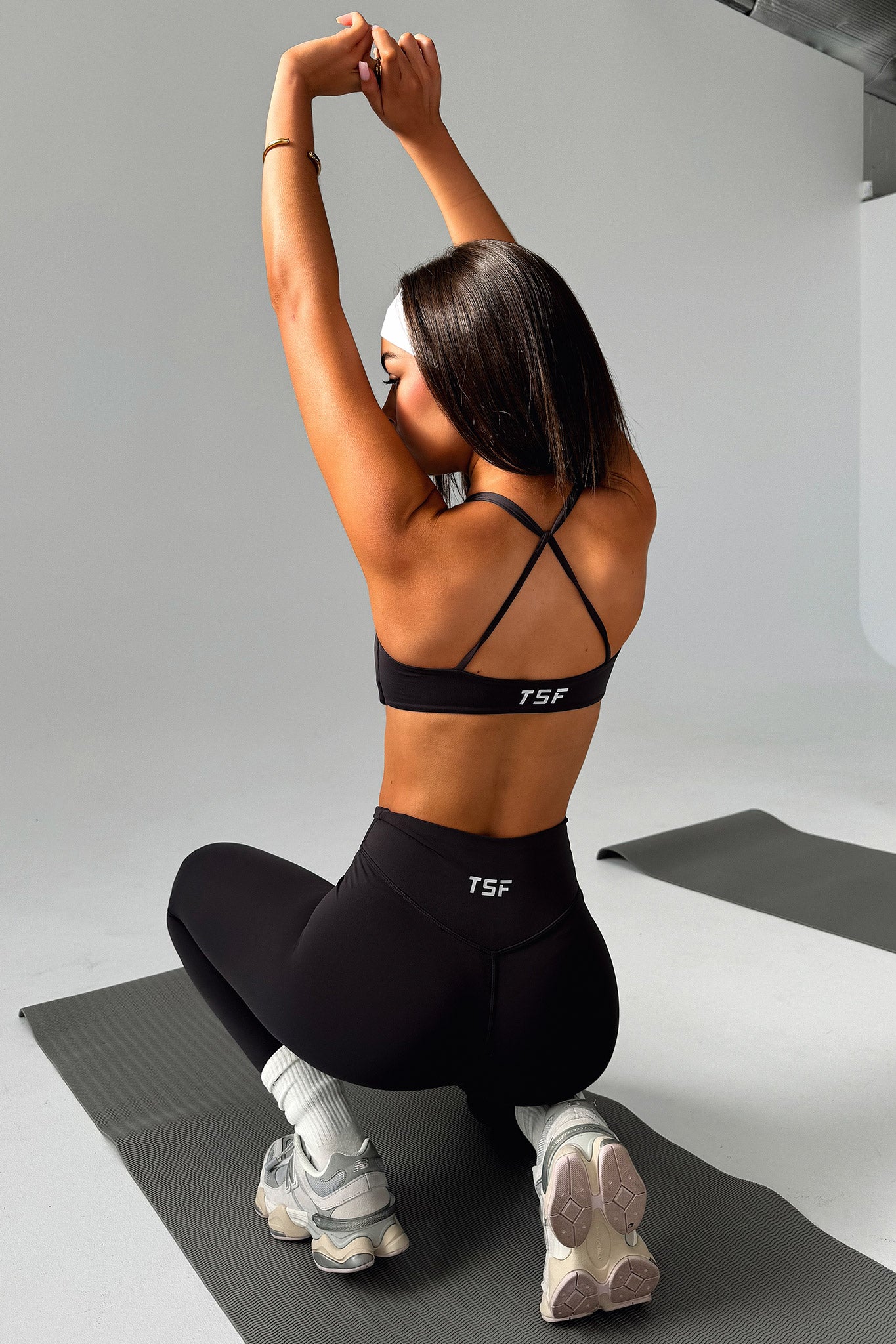 Nikau Twist Sports Bra - Grey-Coutiqo