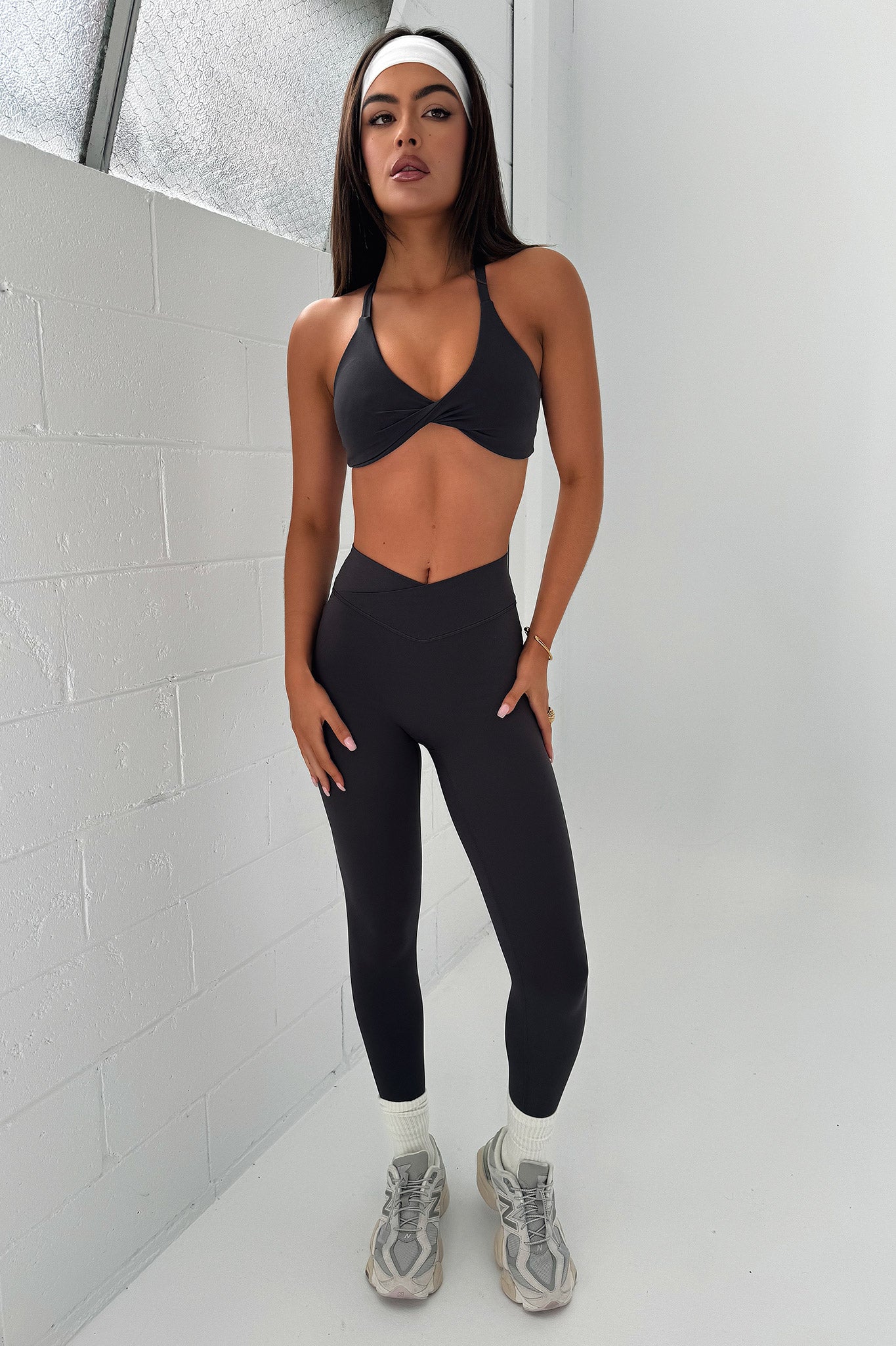 Nikau Twist Sports Bra - Grey-Coutiqo