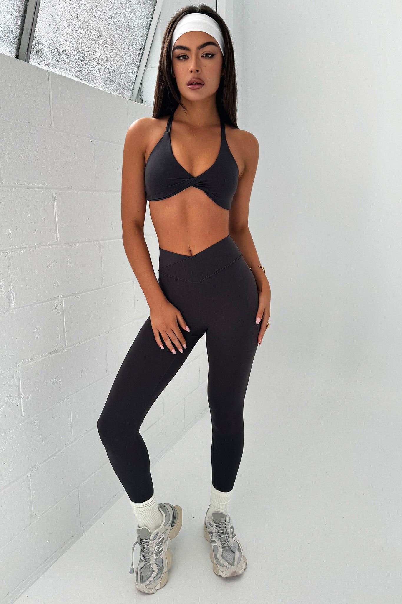 Nikau Twist Sports Bra - Grey-Coutiqo