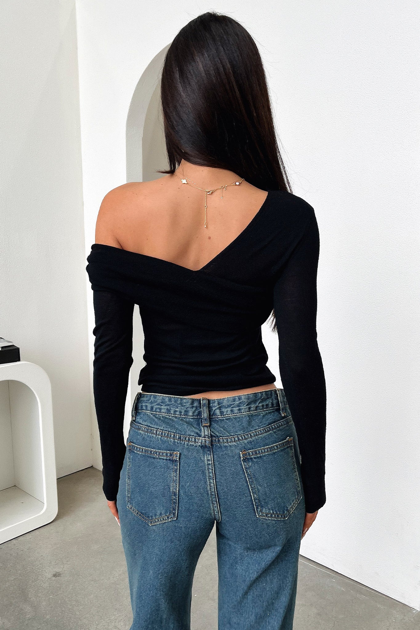 Rochelle Off Shoulder Long Sleeve Top - Black-Coutiqo