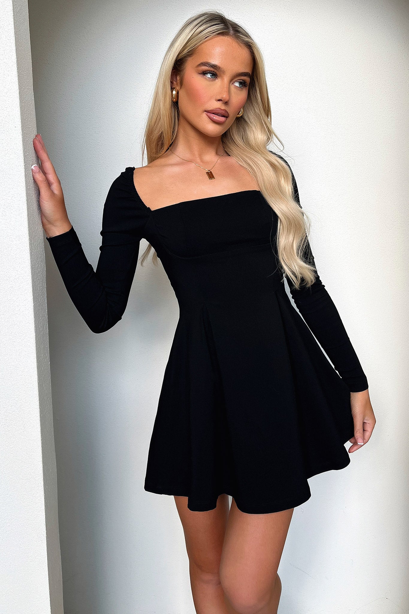 Tabitha Long Sleeve Mini Dress - Black-Coutiqo