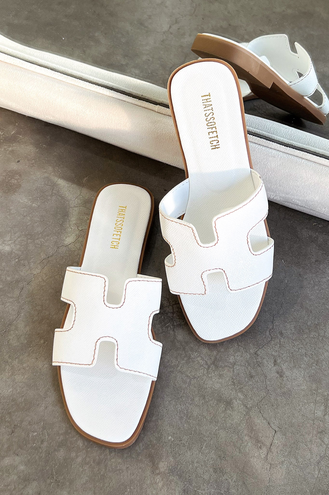 Valia Slides - White-Coutiqo