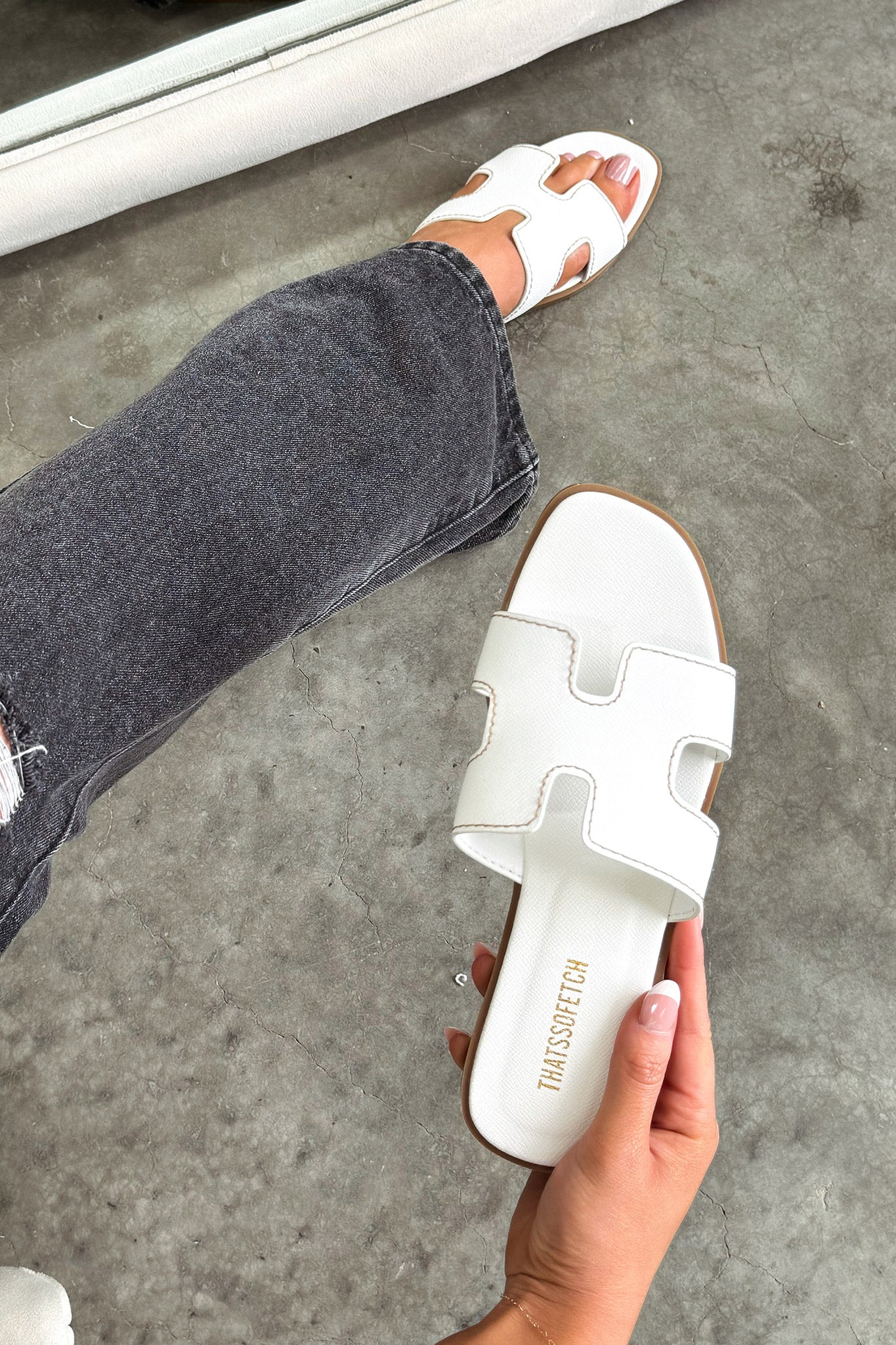 Valia Slides - White-Coutiqo