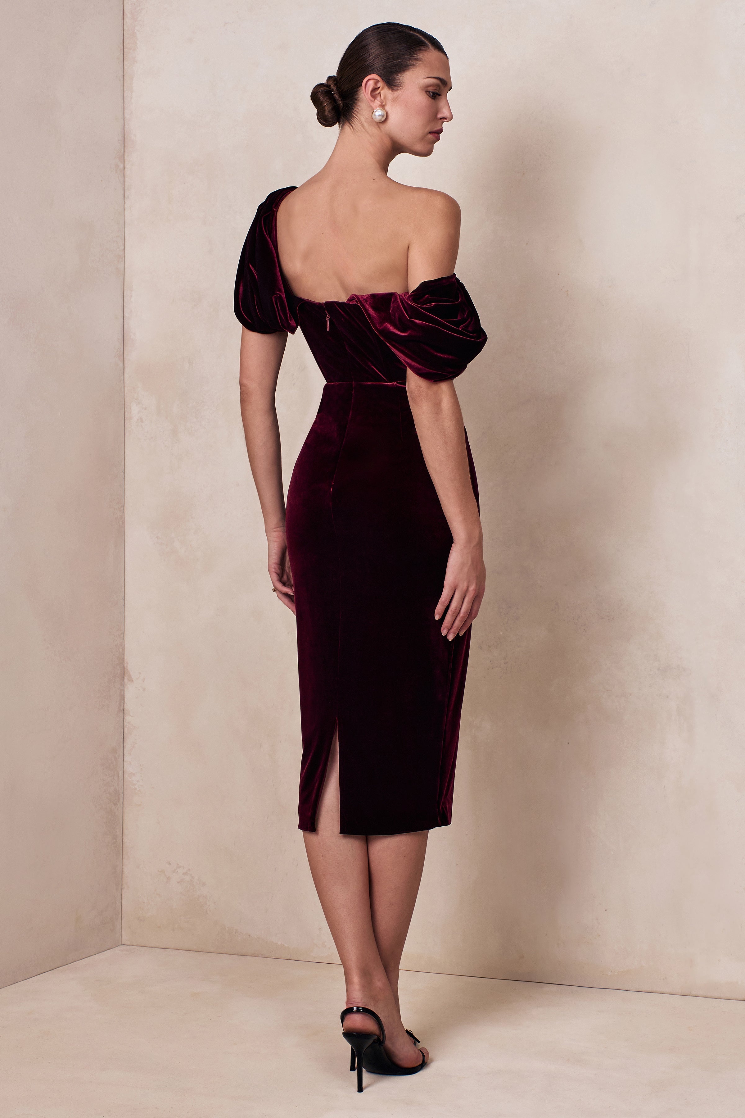 High End | Burgundy Velvet Asymmetric-Neck Midi Dress With Draped Detailing-Sowoom