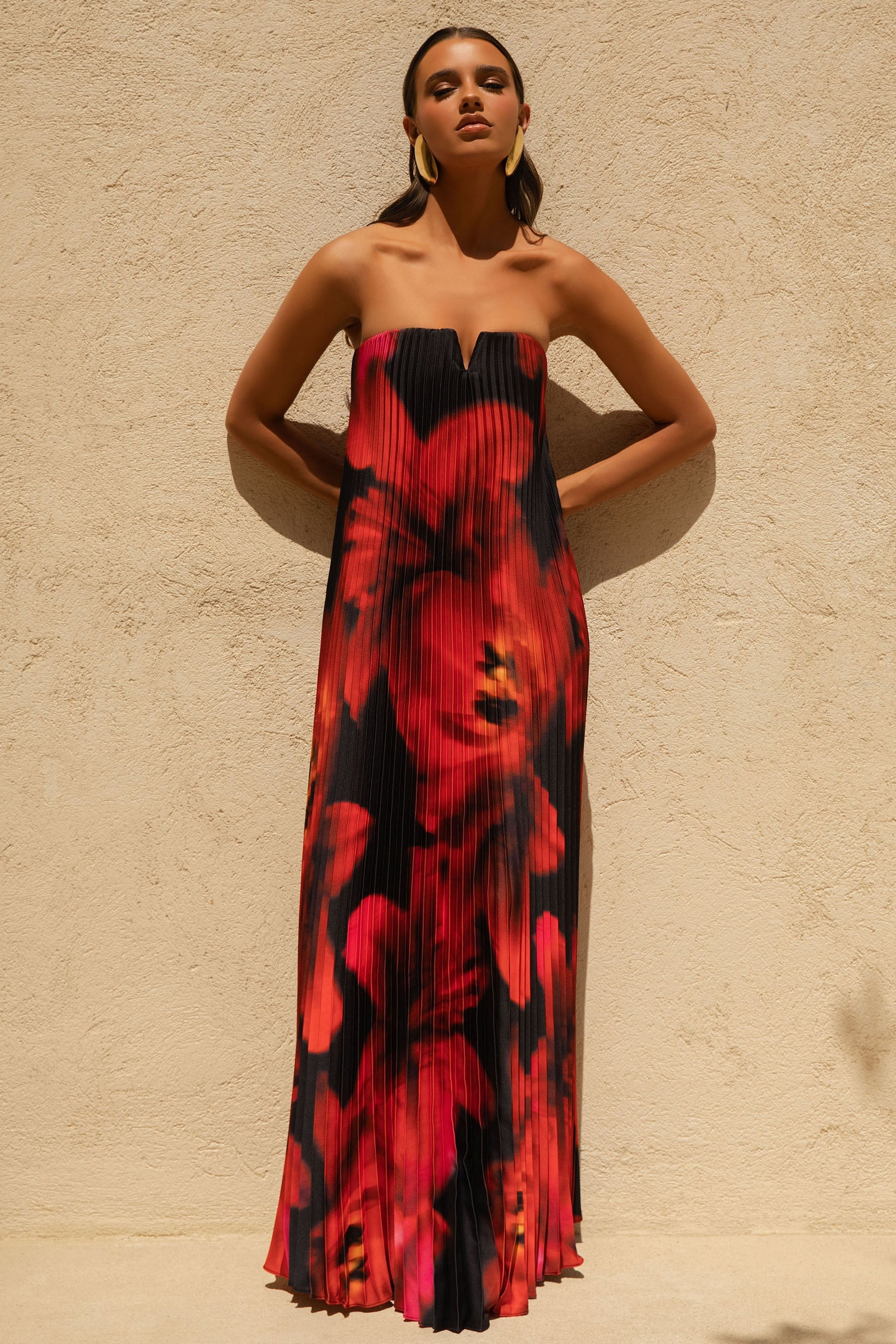Bergamot | Black And Red Floral Print Satin Sweetheart Maxi Dress-Sowoom
