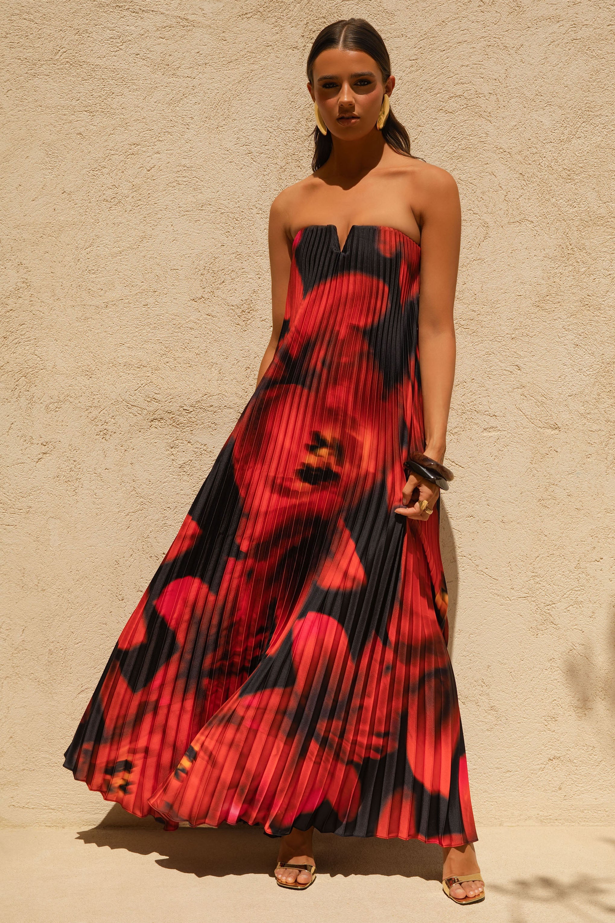 Bergamot | Black And Red Floral Print Satin Sweetheart Maxi Dress-Sowoom