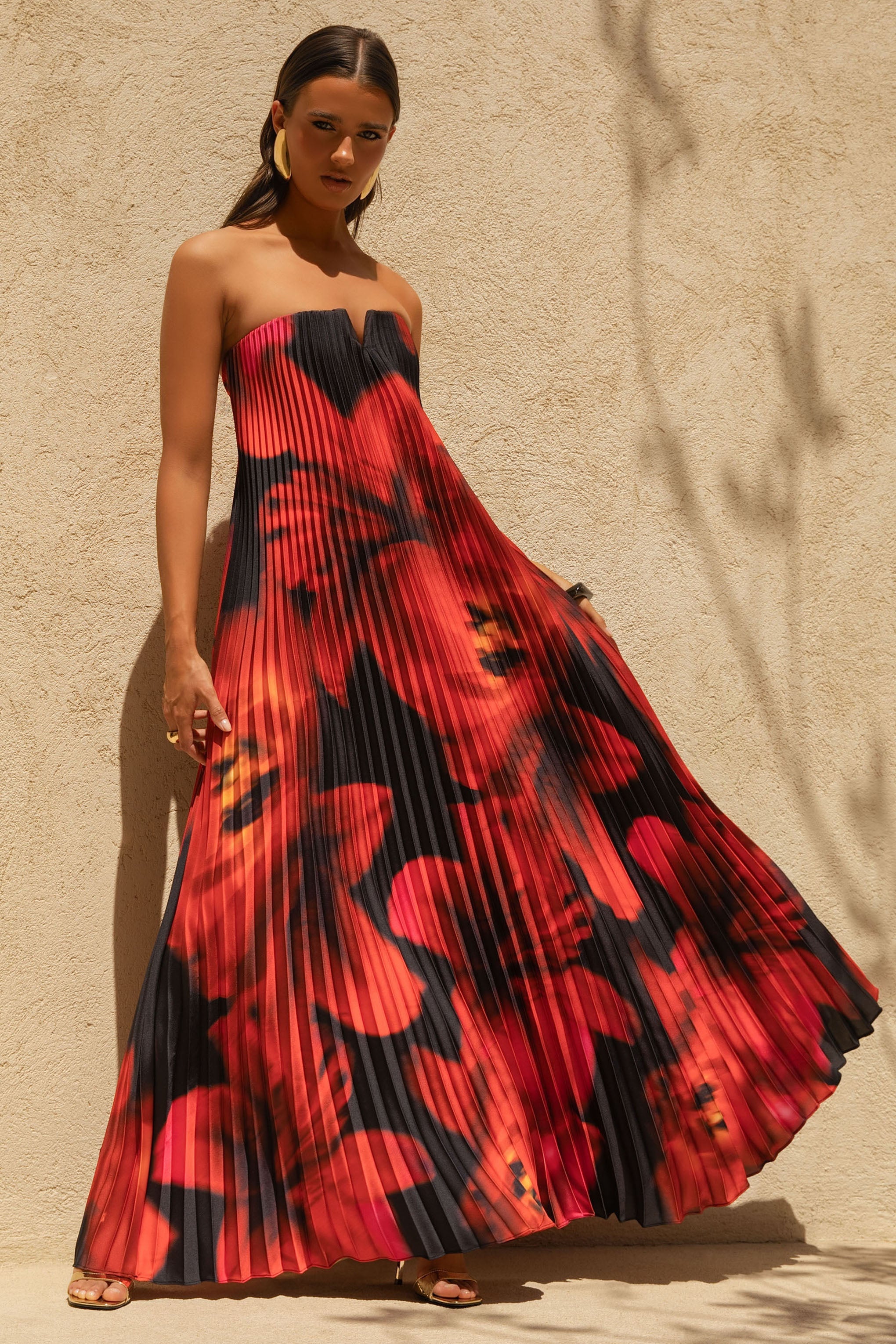 Bergamot | Black And Red Floral Print Satin Sweetheart Maxi Dress-Sowoom