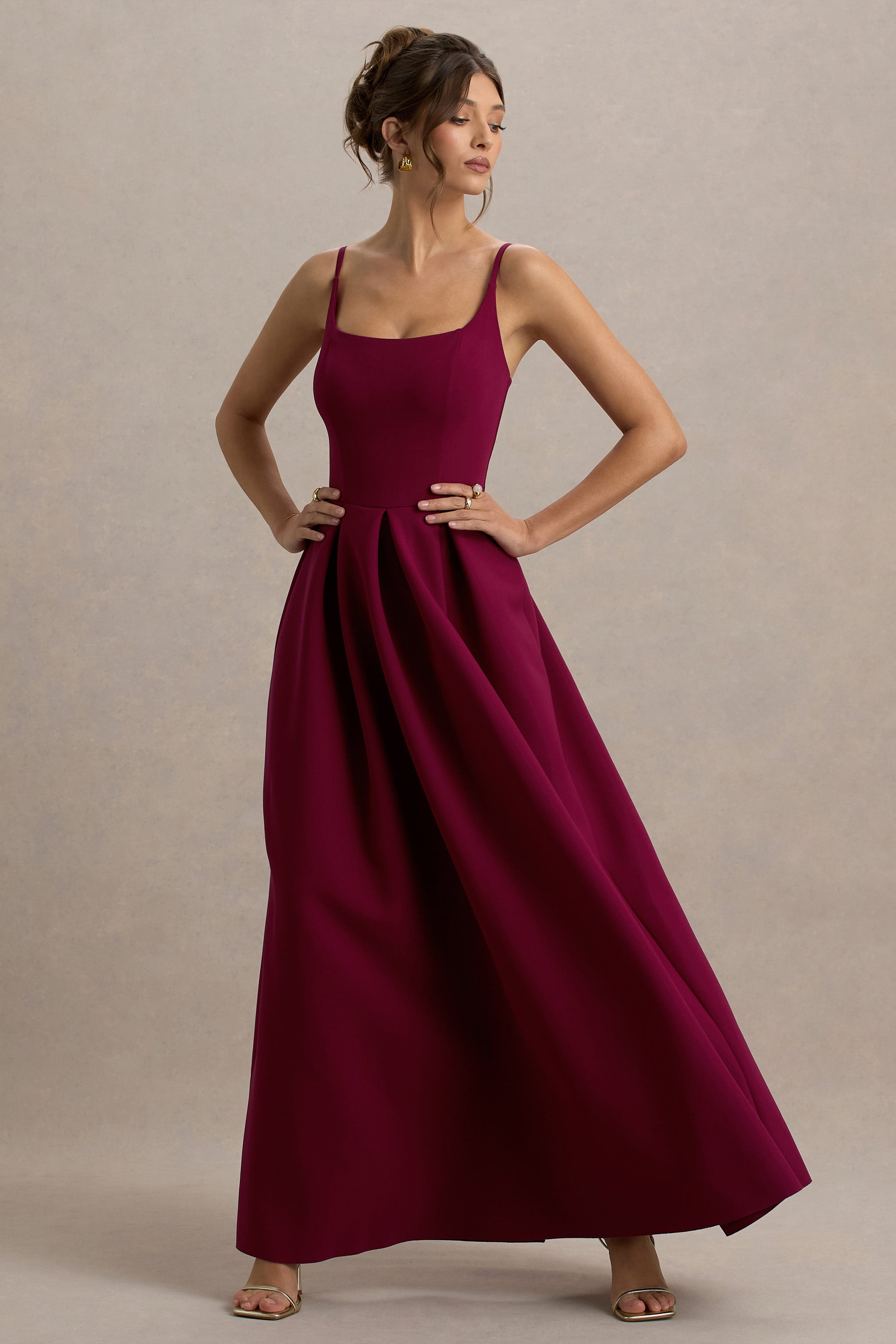 Bambina | Burgundy Scoop-Neck Pleated Maxi Dress-Sowoom