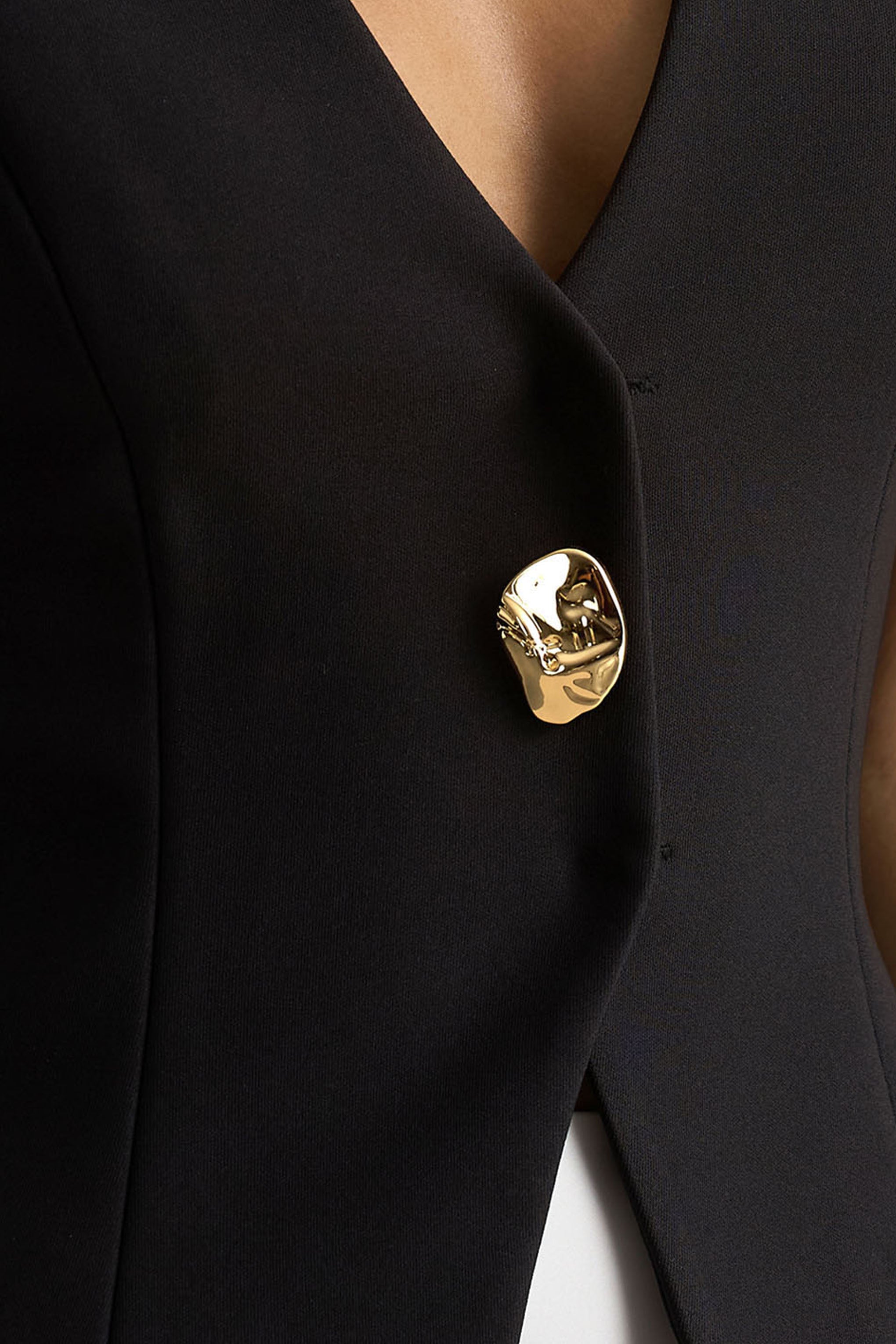 Priscilla | Black Plunge-Neck Tailored Waistcoat-Sowoom