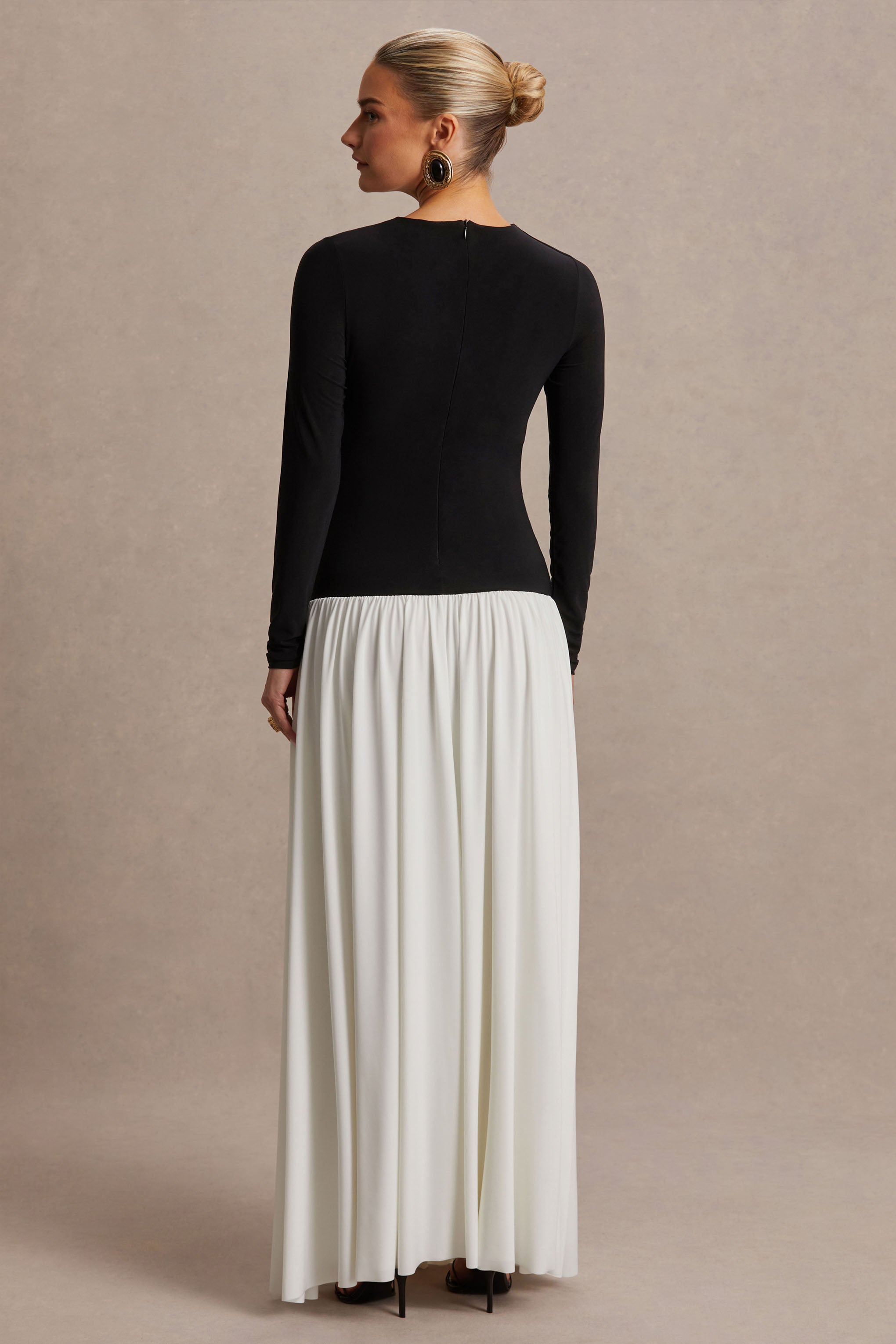 Monroe | Black And White Crew-Neck Maternity Maxi Dress With Drop-Waist-Sowoom